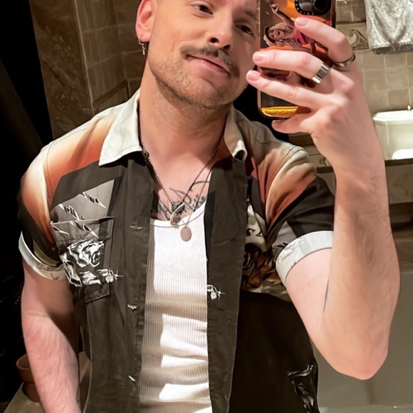 Meet your Posher, Mikey - Picture 2 of 4